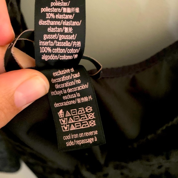 Victoria's Secret deep V open back velvet body suit🖤 - Picture 4 of 6